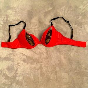 NWOT Chantel Thomas for Victoria’s Secret Sexy Satin & lace Bra